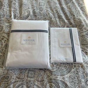 Matouk Sierra King Size Sheet Set with Navy Stripe